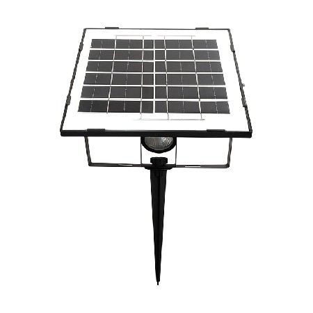 Solar integrated lawn light